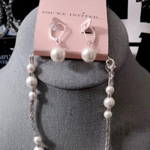 OCCASION 2pc Romantic White Pearl Textured Silver Station Necklace/Earrings Set - Picture 4 of 5